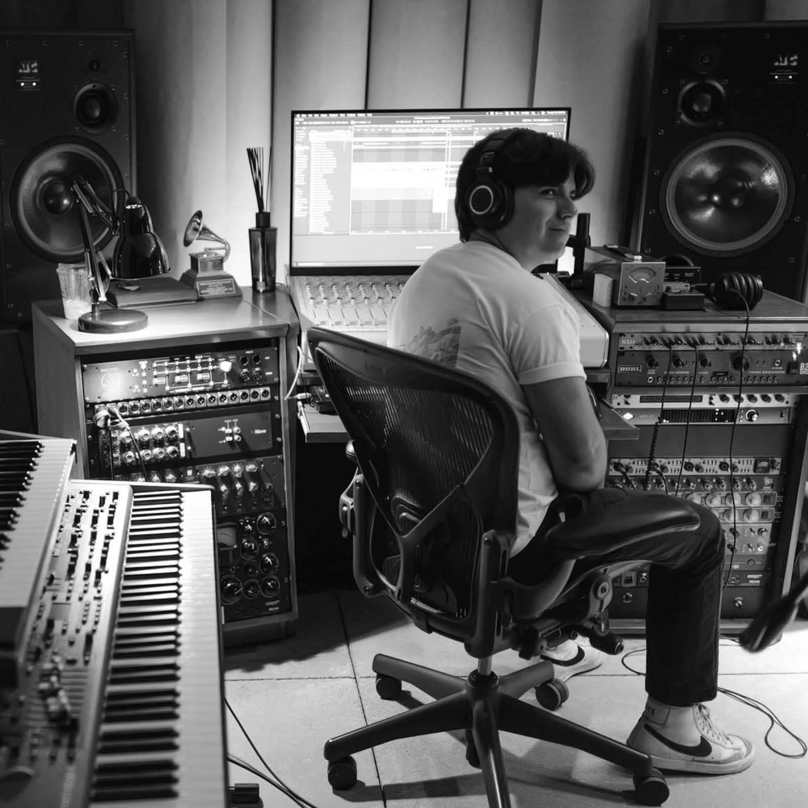 Consola de grabación analógica en un estudio